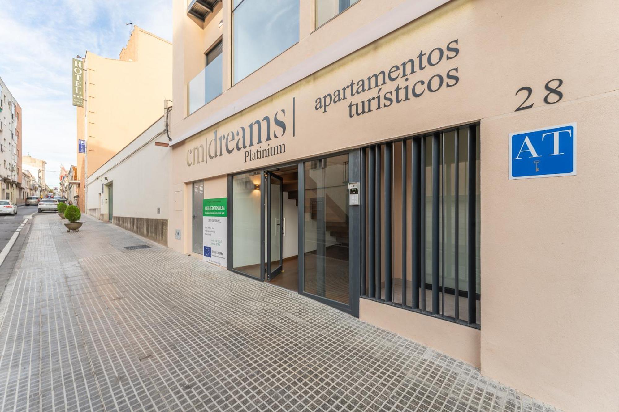 Cmdreams Platinium- Apartamentos Turisticos En El Centro De Mérida Exteriör bild